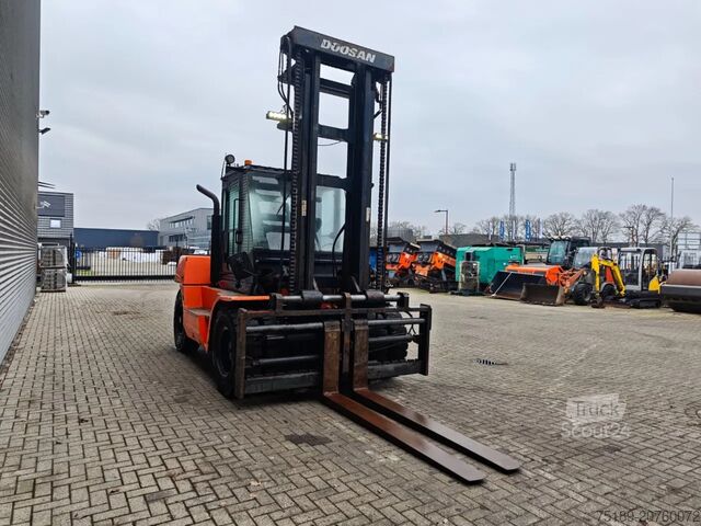 Empilhador Doosan D1105-5