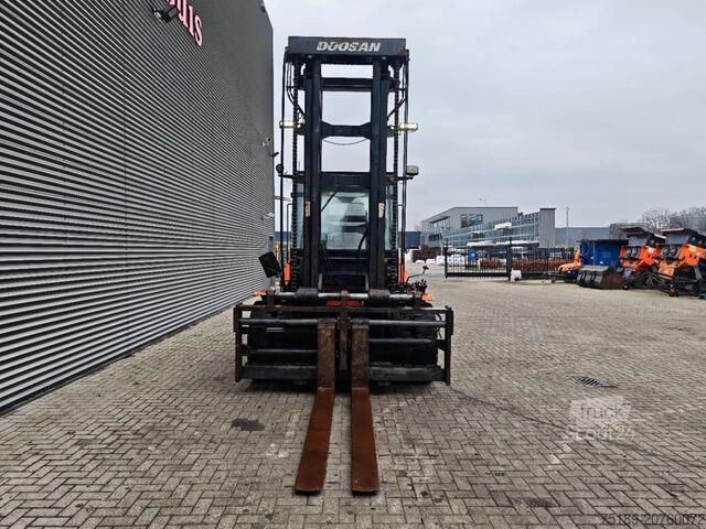 Empilhador Doosan D1105-5