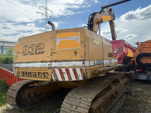 Rupsgraver LIEBHERR R 932 / HD/SL
