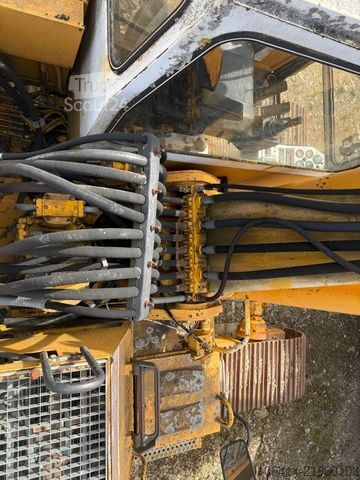 Rupsgraver LIEBHERR R 932 / HD/SL