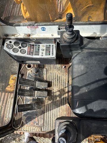 Rupsgraver LIEBHERR R 932 / HD/SL