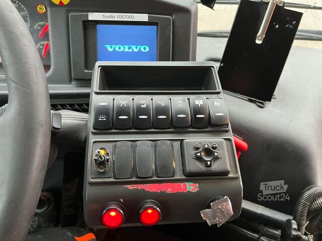 Şehir otobüsü Volvo B12B 8500 6x2*4 EURO 5 / AC / AUXILIARY HEATING