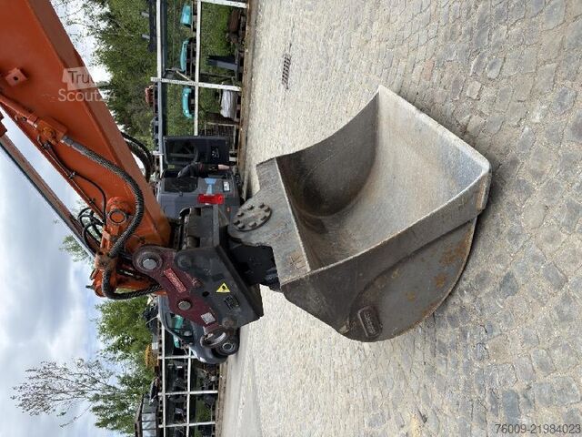 Kettenbagger Hitachi ZX135US-6