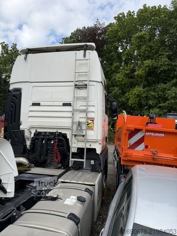Tractor estándar MAN TGX 18 460. XXL