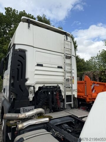 Tractor estándar MAN TGX 18 460. XXL