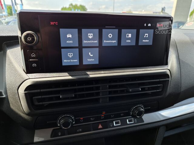 Панелен ван Fiat Scudo L2 120 PS AHK Klima R-Kamera Carplay Innenausbau