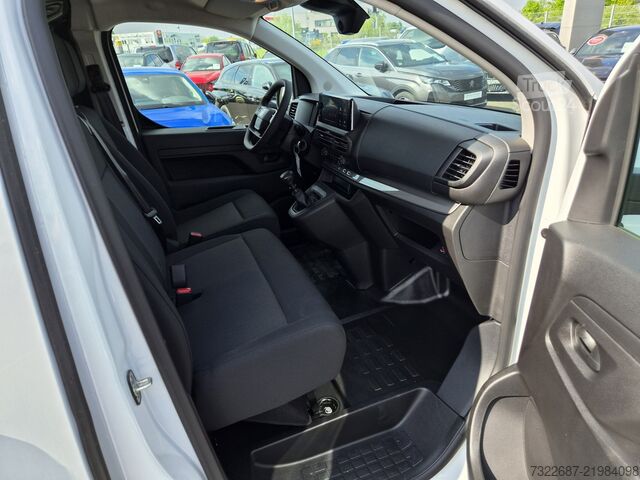 Панелен ван Fiat Scudo L2 120 PS AHK Klima R-Kamera Carplay Innenausbau