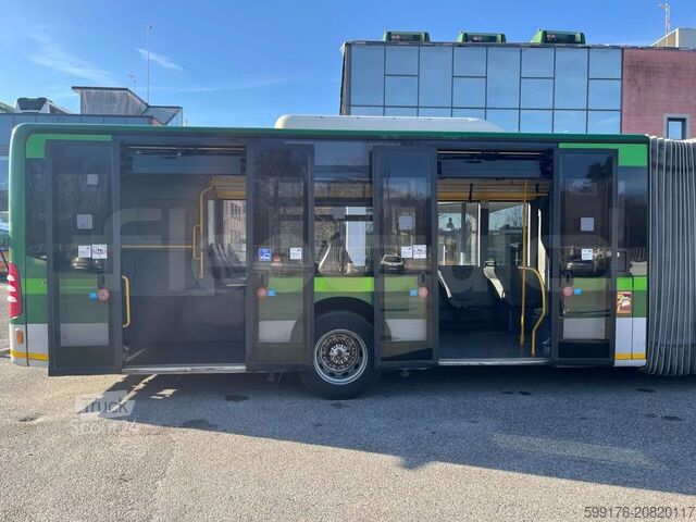 Autocarro articulado Mercedes-Benz O 530