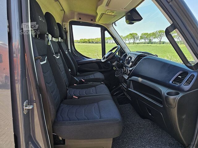 Kombi med högt tak IVECO DAILY 35S18 L4H2 3.0Ltr Automaat