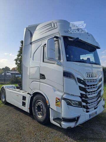 Tracteur routier standard Iveco SWAY 510