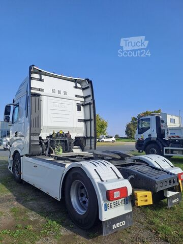 Tracteur routier standard Iveco SWAY 510