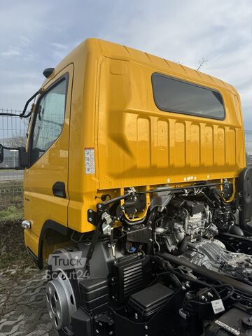 Truck chassis Fuso CANTER 6C18 4X4 Fahrgestell
