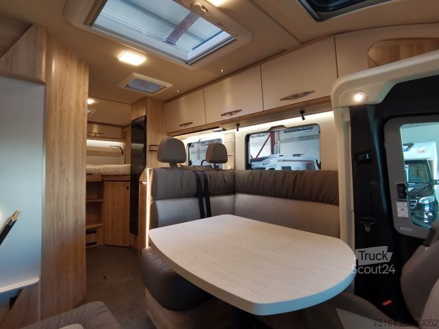 Pusiau integruotas kemperis EURAMOBIL PROFILA T 696 EB /-2025-/ S-PAKET / EINZELBETTEN