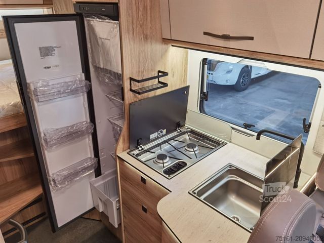 Pusiau integruotas kemperis EURAMOBIL PROFILA T 696 EB /-2025-/ S-PAKET / EINZELBETTEN