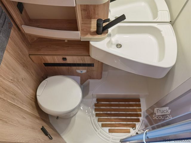 Pusiau integruotas kemperis EURAMOBIL PROFILA T 696 EB /-2025-/ S-PAKET / EINZELBETTEN