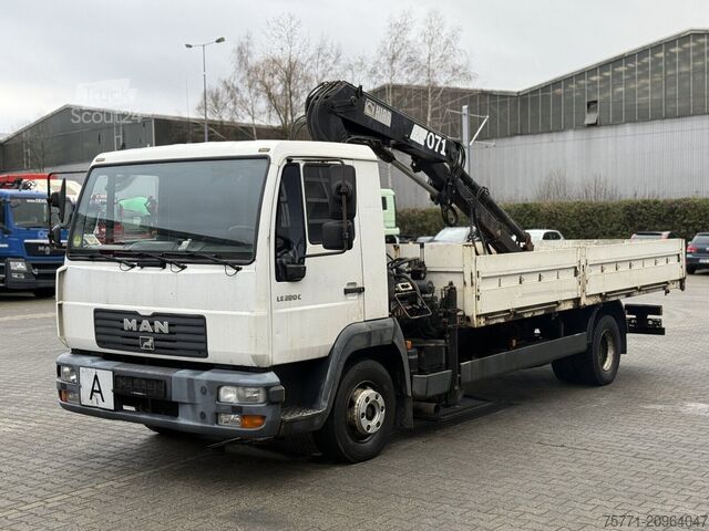 Lapos platós MAN LE 11.220C 4x2 EURO3 SKRZYNIA Z HDS HIAB 071