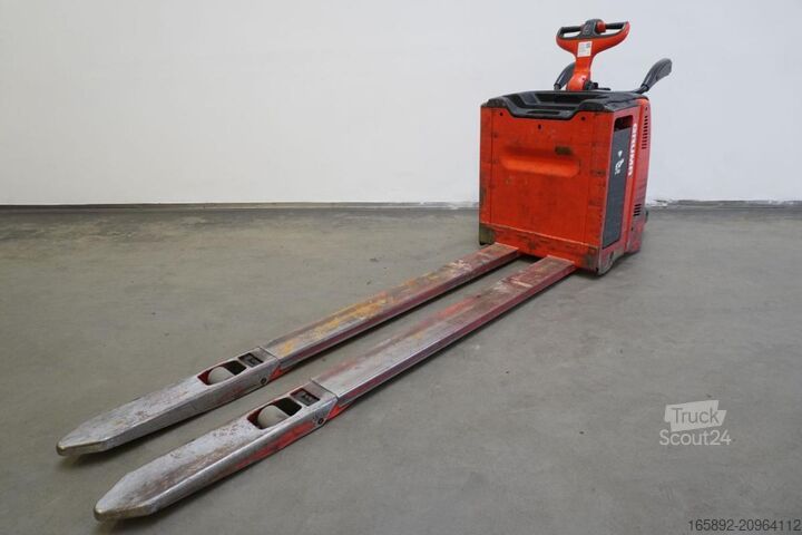 Elektrische meelooppallettruck met sta-platform Linde T 20 AP 131