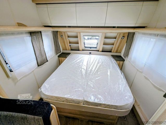 Caravane HOBBY De Luxe 460 SFf 1,5 T AUFL.,DUSCHAUSSTATTUNG