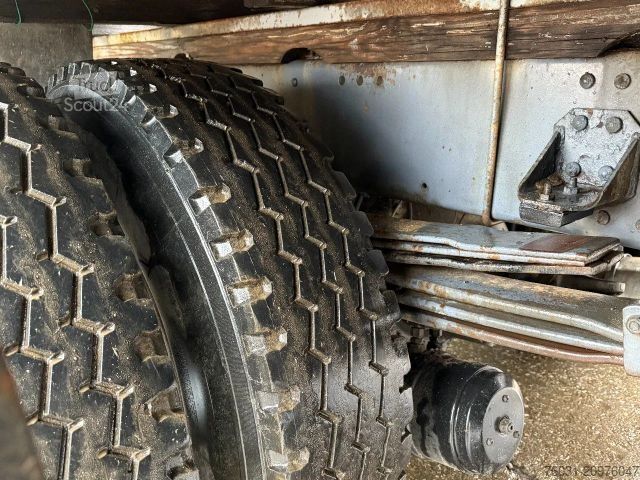 Lastbil med flak DAF 95.360 ATI 4X2 SPRING/SPRING ZF MANUAL GEARBOX