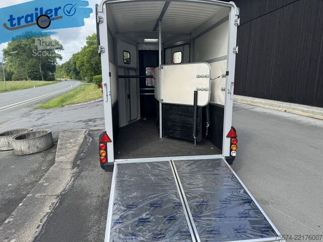 Přívěs pro přepravu koní Ifor Williams Pferdeanhänger HB511 XXL mit Frontrampe 2,7t