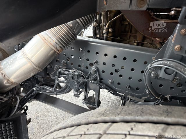 Standaard trekker MERCEDES-BENZ Actros 1843 / Retarder / L StreamSpace