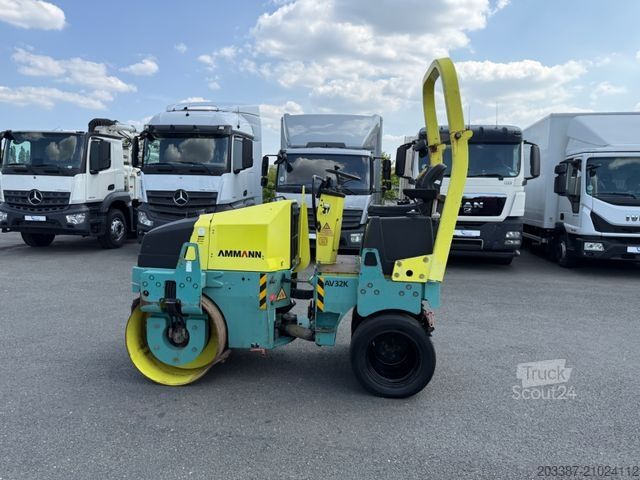 Одно-барабанний каток AMMANN Kombiwalzen/AV 32KE/Vibrationswalze/ Gummi-Stahl