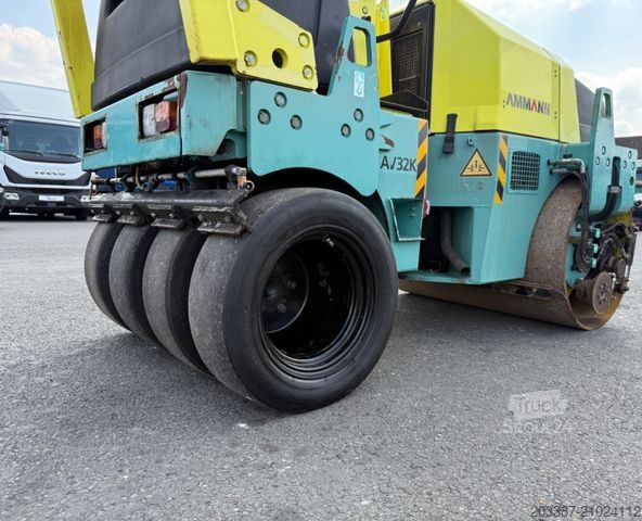 Одно-барабанний каток AMMANN Kombiwalzen/AV 32KE/Vibrationswalze/ Gummi-Stahl