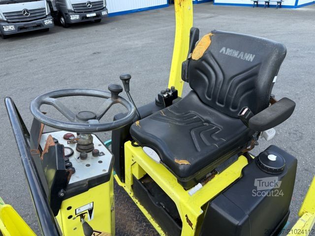 Одно-барабанний каток AMMANN Kombiwalzen/AV 32KE/Vibrationswalze/ Gummi-Stahl