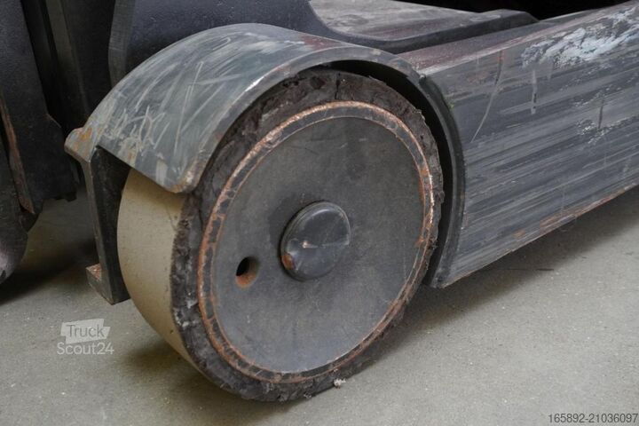 Chariot à mât rétractable Linde R 12 B 1120