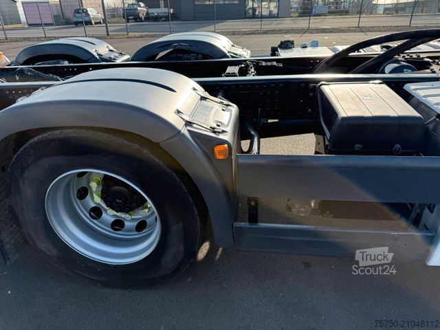 Șasiu de camion MAN TGS 32.360 8x2  4- Achser