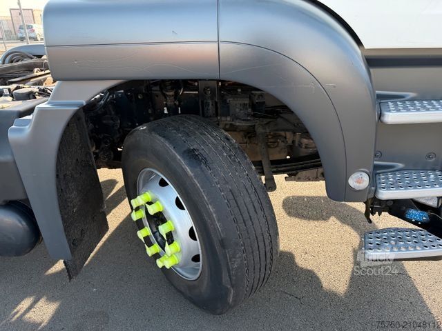 Șasiu de camion MAN TGS 32.360 8x2  4- Achser