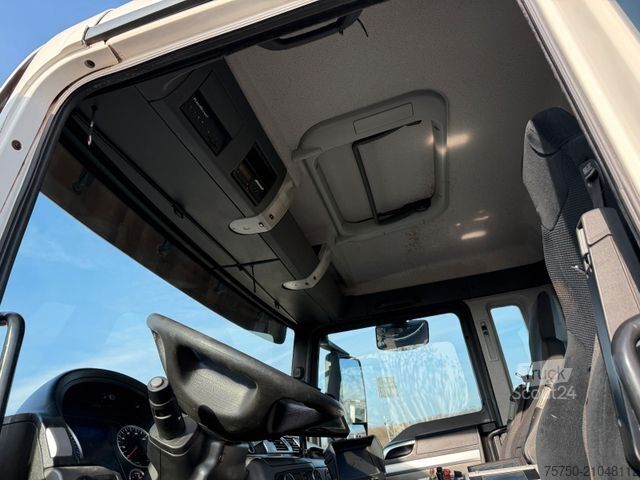 Șasiu de camion MAN TGS 32.360 8x2  4- Achser