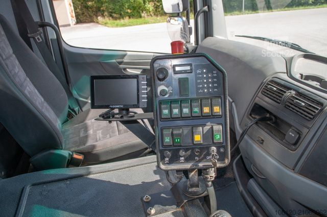 Özel amaçlı kamyon MERCEDES-BENZ 1018 Atego Straßenreiniger Faun VIAJET 5 R