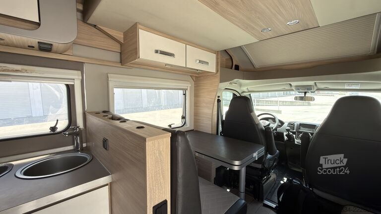 Teilintegriertes Wohnmobil 2024 Fiat Ducato Weinsberg Carasuite Entièrement équipé | Couchages pour 5