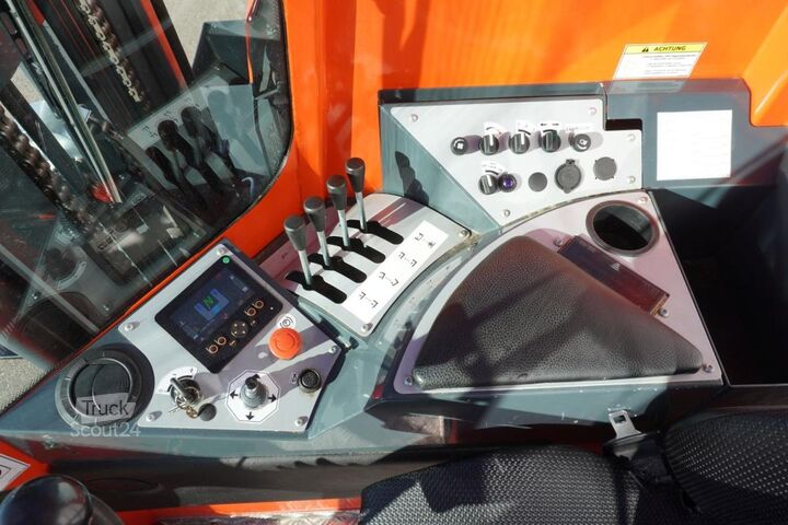 Vierwegestapler Combilift C5000XL