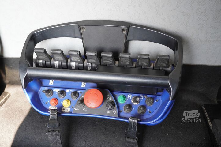 Jeřáb Mercedes-Benz Antos 3240 8×2 / Typhoon L170Z3 crane