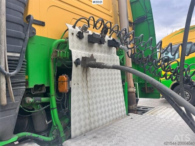 Standart-SZM Volvo FH16 660 6x4 Truck w/ Hydraulics.