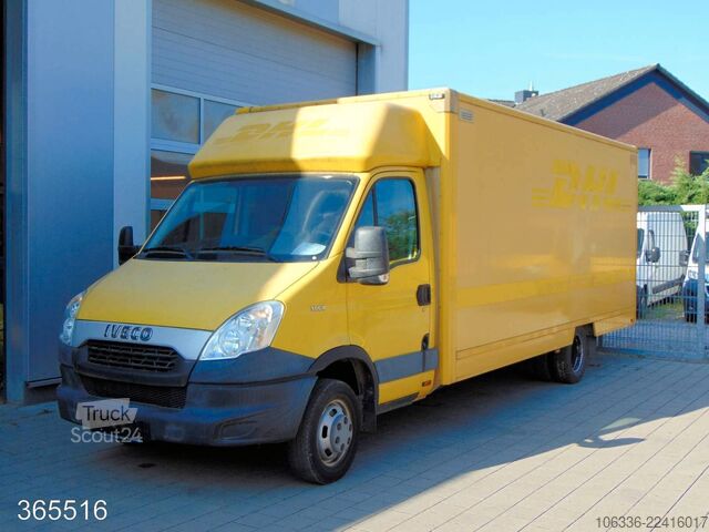 Transporter mit Koffer IVECO Daily 50 C 15 Postkoffer Regalsystem-Kamera