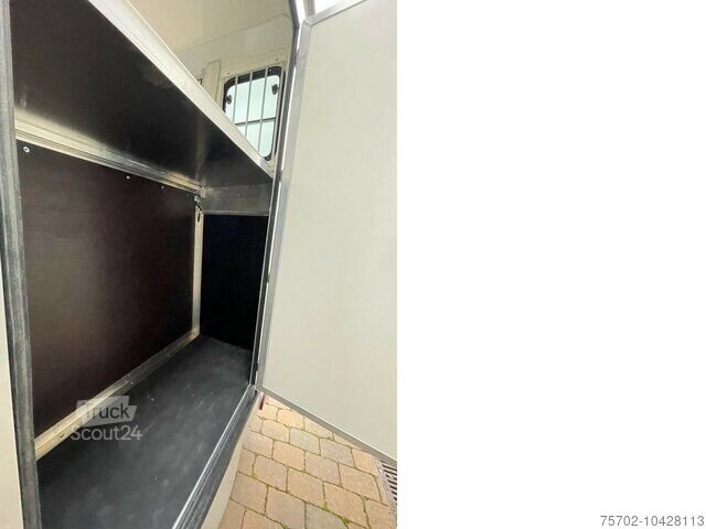 Viehanhänger  Steinsberger Anka 2 Pferdeanhänger mit Wohnung