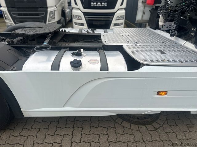 Standard tractor unit DAF XF530 FT SSC ACC LDWS Standklima 2 Tank Retarder