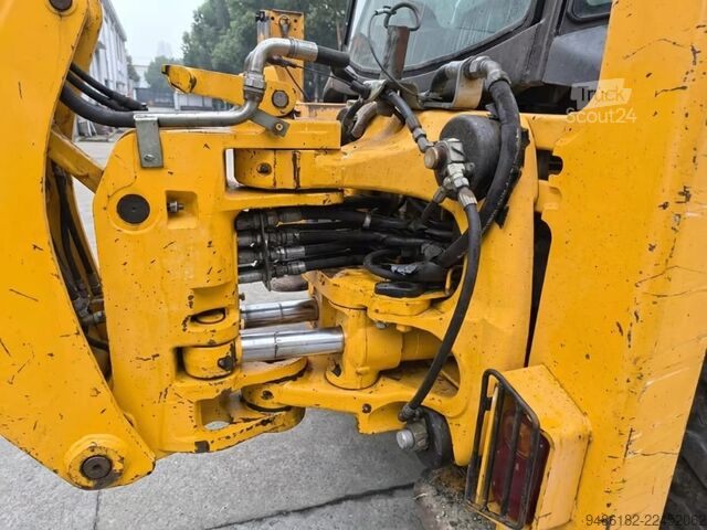 Escavatore gommato JCB 3CX