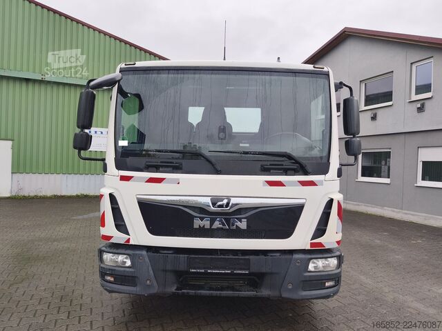 3-sānu pašizgāzējs MAN TGL 8.220