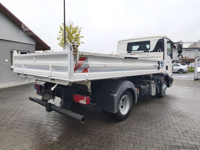 3-sānu pašizgāzējs MAN TGL 8.220
