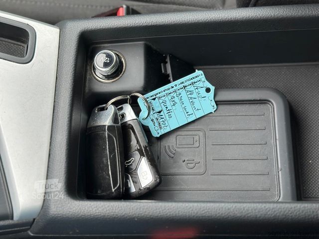 Minibus AUDI A4 Avant quattro 2.0 TDi S-Tronic