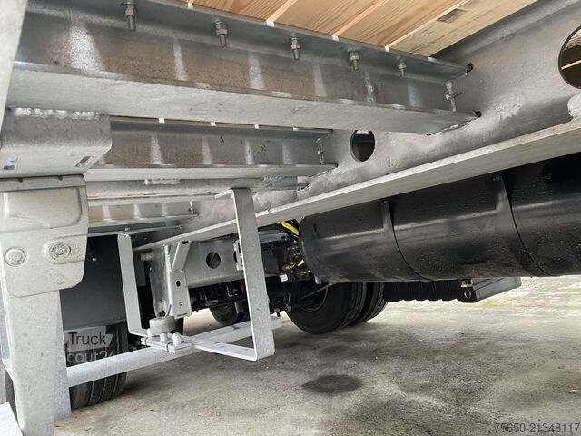 Низькорамний причіп Möslein T 3-P9,2 OR  3 Achs Tieflader gerader Ladefläche 9 m, Neufahrzeug