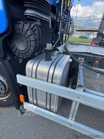 Vakio vetoauto Iveco AS440X46T/P 1 LNG