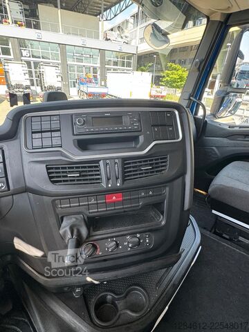 Vakio vetoauto Iveco AS440X46T/P 1 LNG