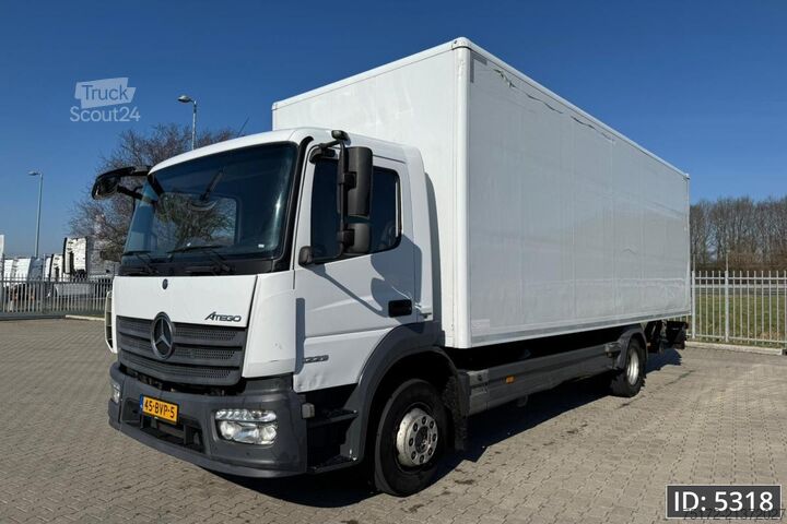 Matkalaukku Mercedes-Benz Atego 1223 Day Cab, Euro 6, / Cargolift