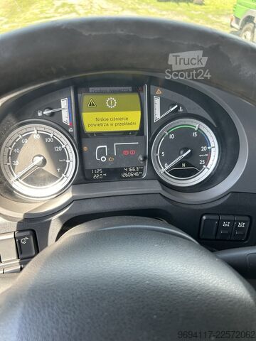 štandardný ťahač DAF XF 440