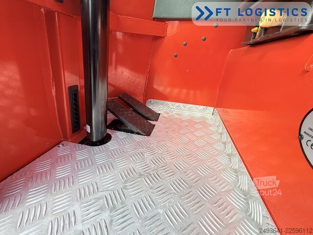 Fireveis truck Combilift C3000ET TRIPLEX 5940 WIDE FORK POSITIONE